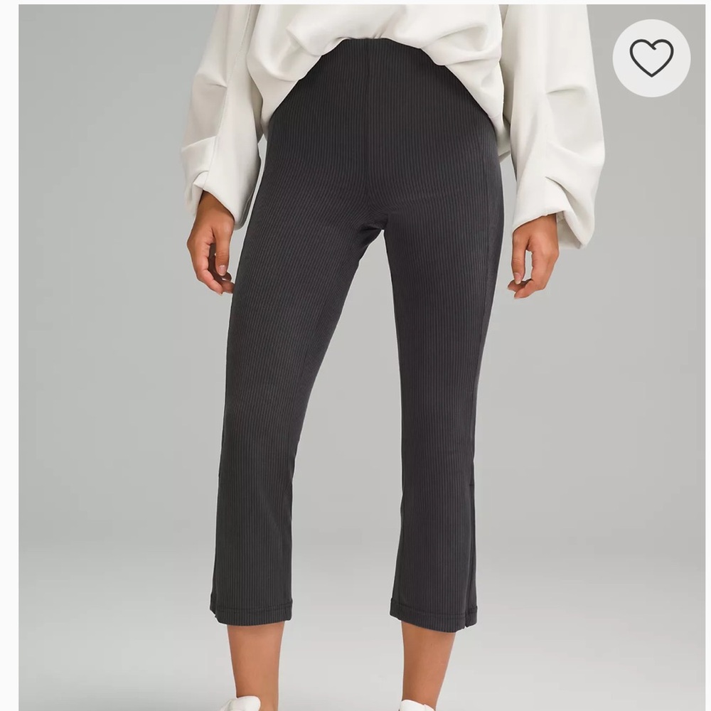 Lululemon Athletica Black Cropped Ankle Pants with Sleek Finish